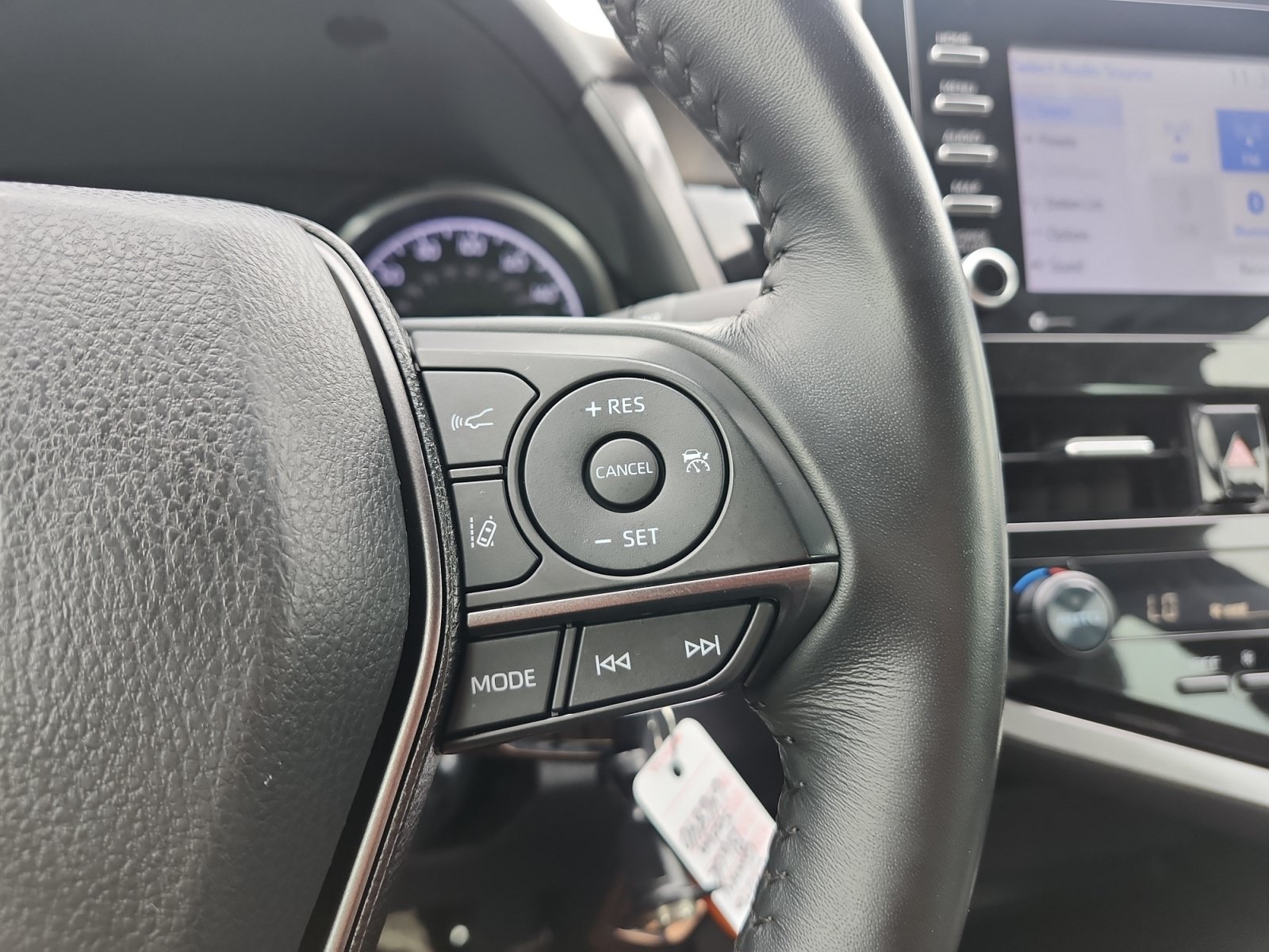 Used 2022 Toyota Camry SE FWD image 23