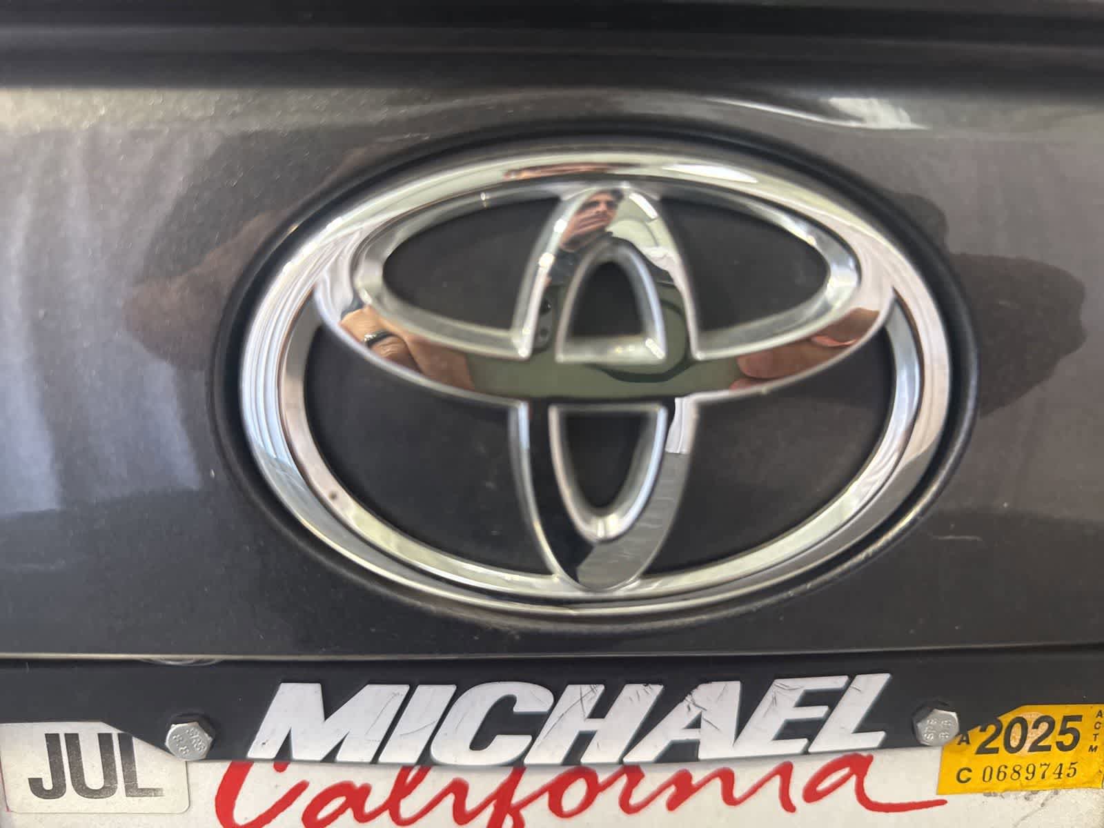 Used 2021 Toyota RAV4 LE AWD/4WD image 12
