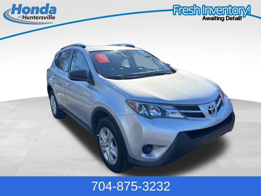 Used 2015 Toyota RAV4 LE image 1