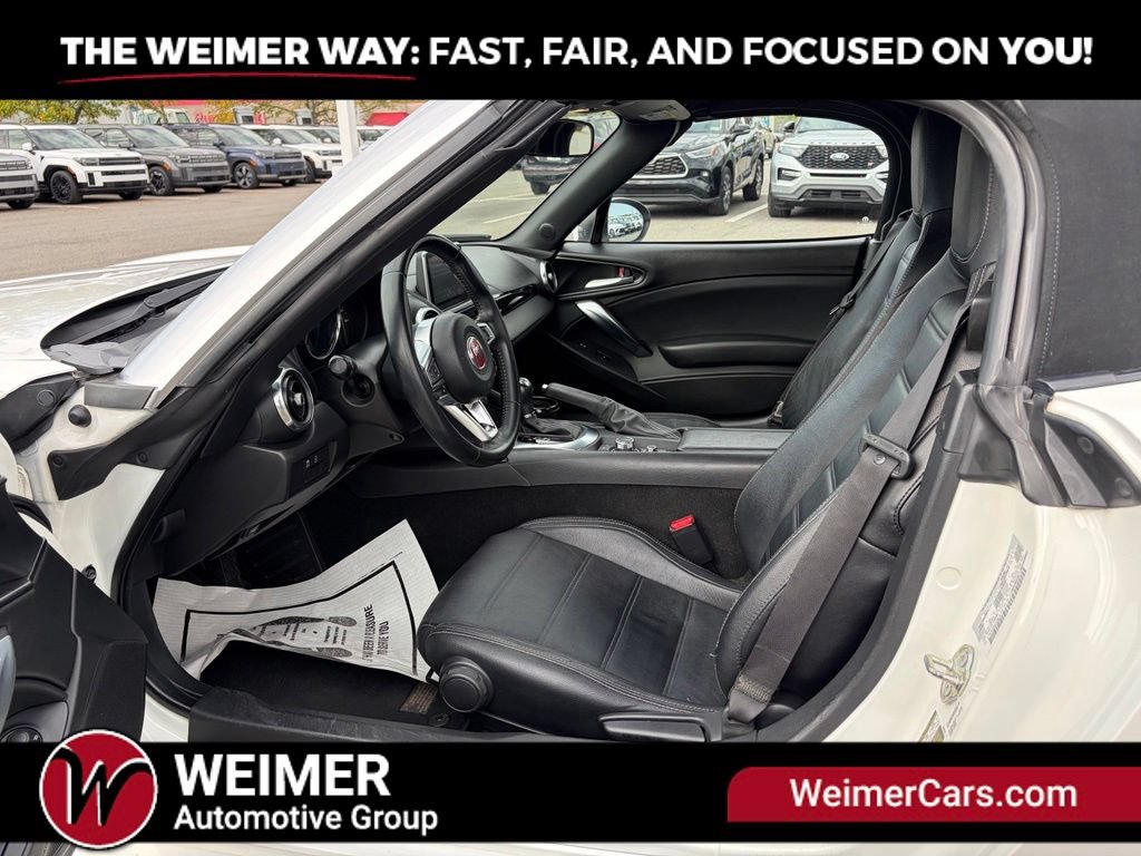 Used 2017 FIAT 124 Spider Lusso RWD image 18