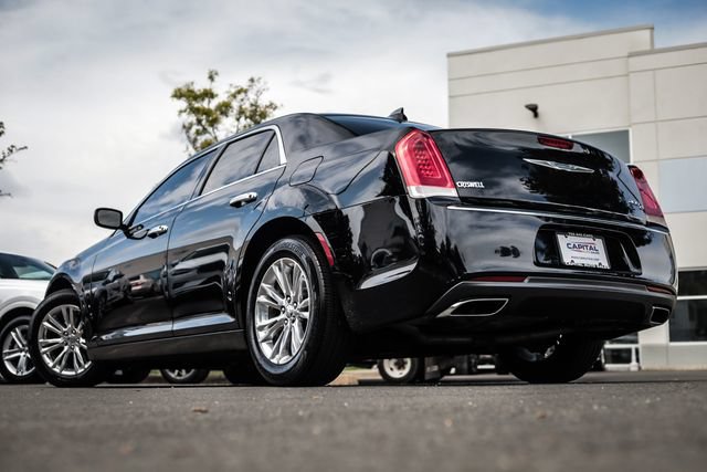 Used 2015 Chrysler 300 C RWD image 2