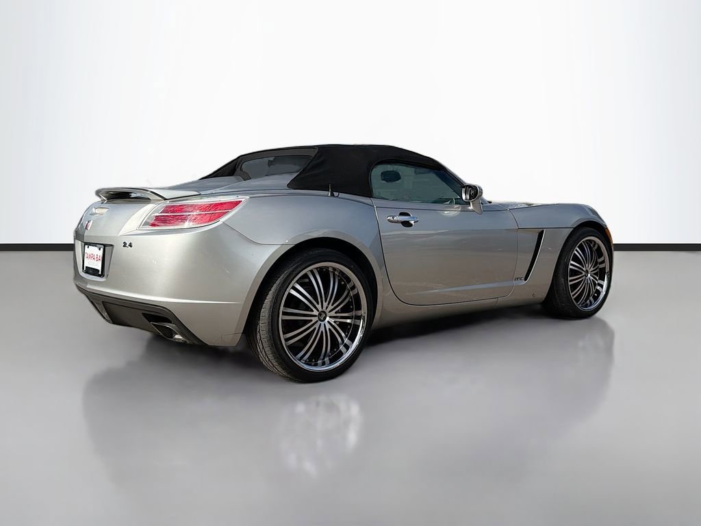 Used 2007 Saturn Sky image 3