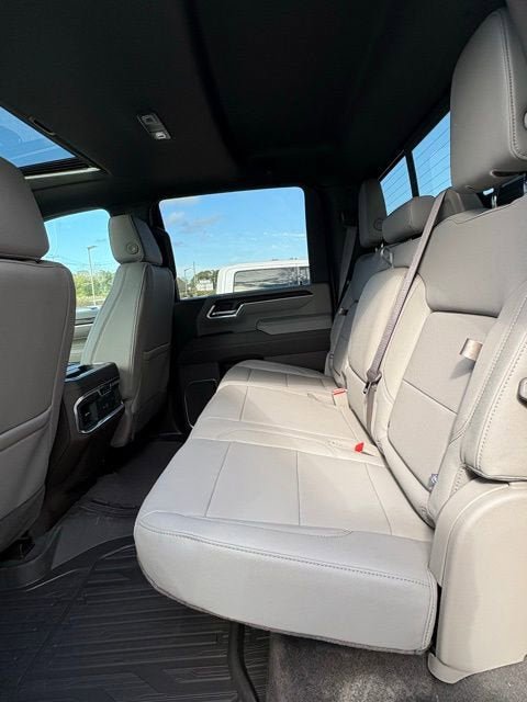 New 2026 GMC Sierra 2500 SLT AWD/4WD image 17