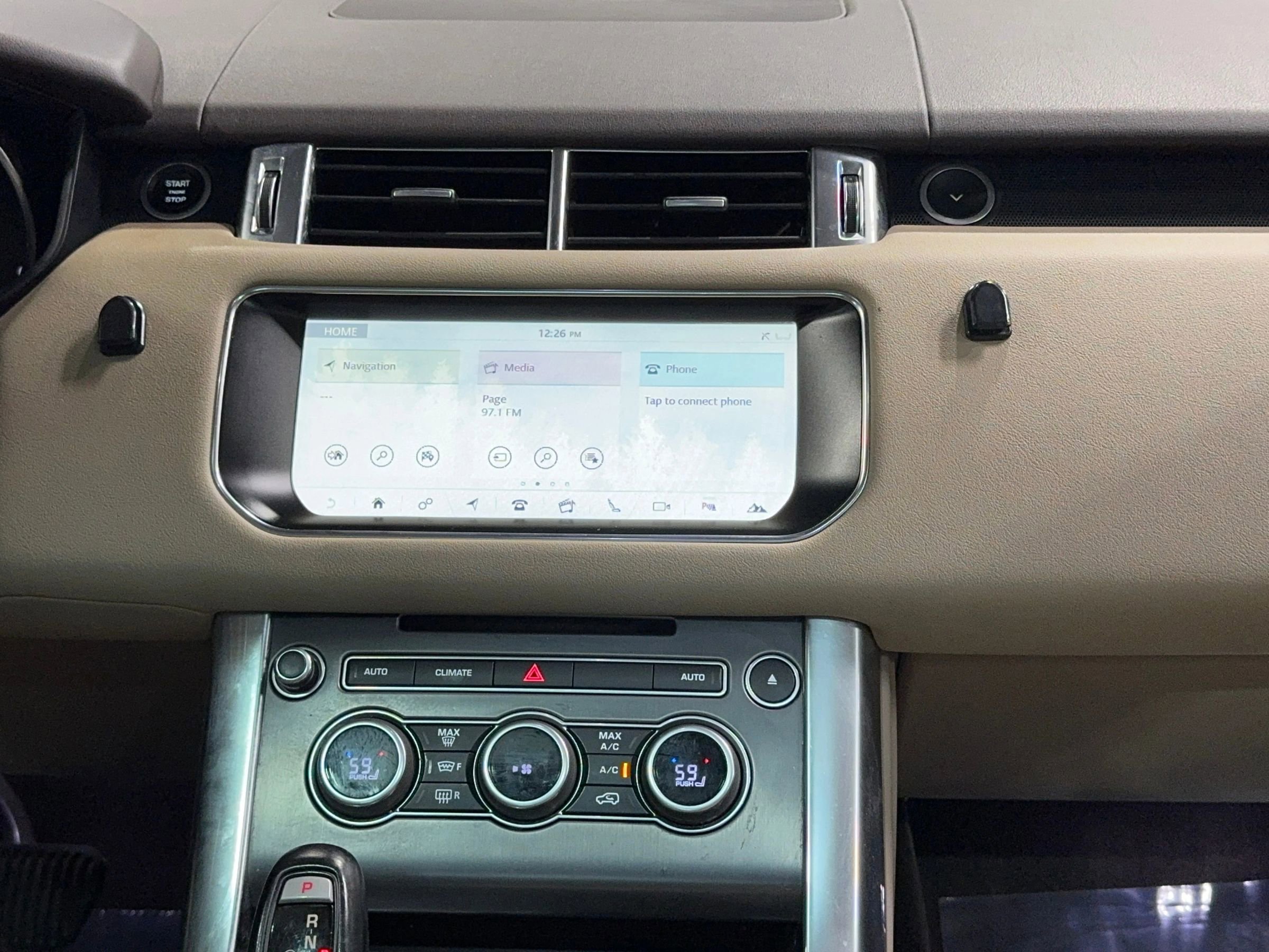 Used 2017 Land Rover Range Rover Sport SE image 27