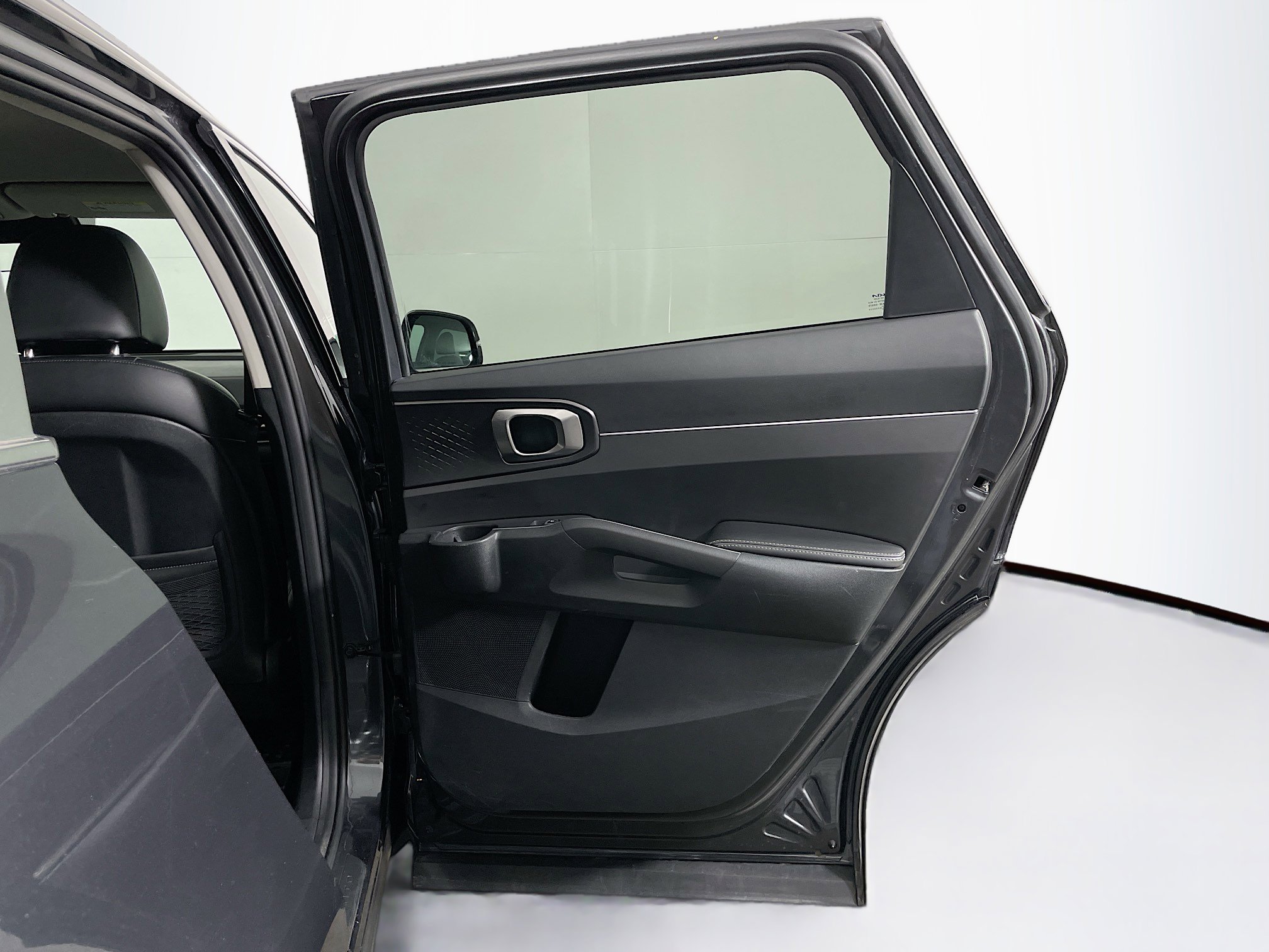 Used 2024 Kia Sorento S image 31