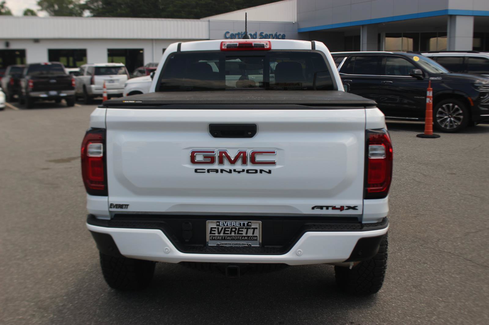 Used 2024 GMC Canyon AT4X AWD/4WD image 7