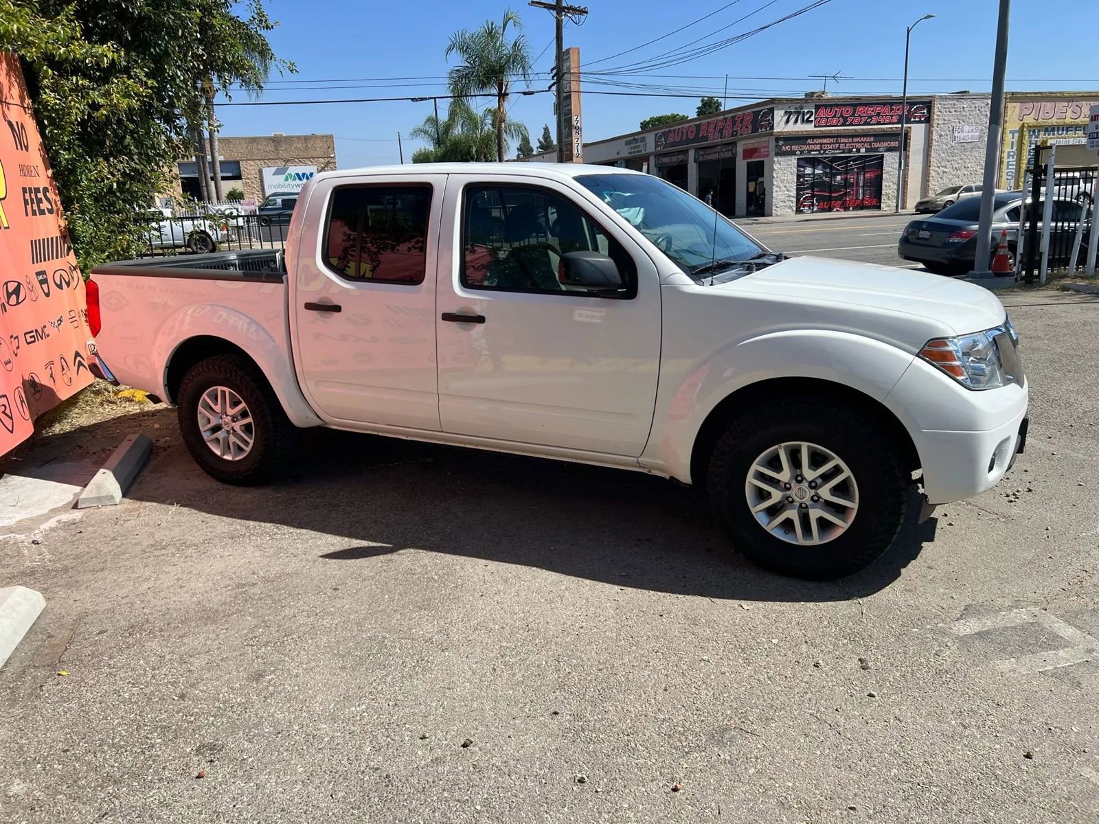Used 2019 Nissan Frontier SV image 4