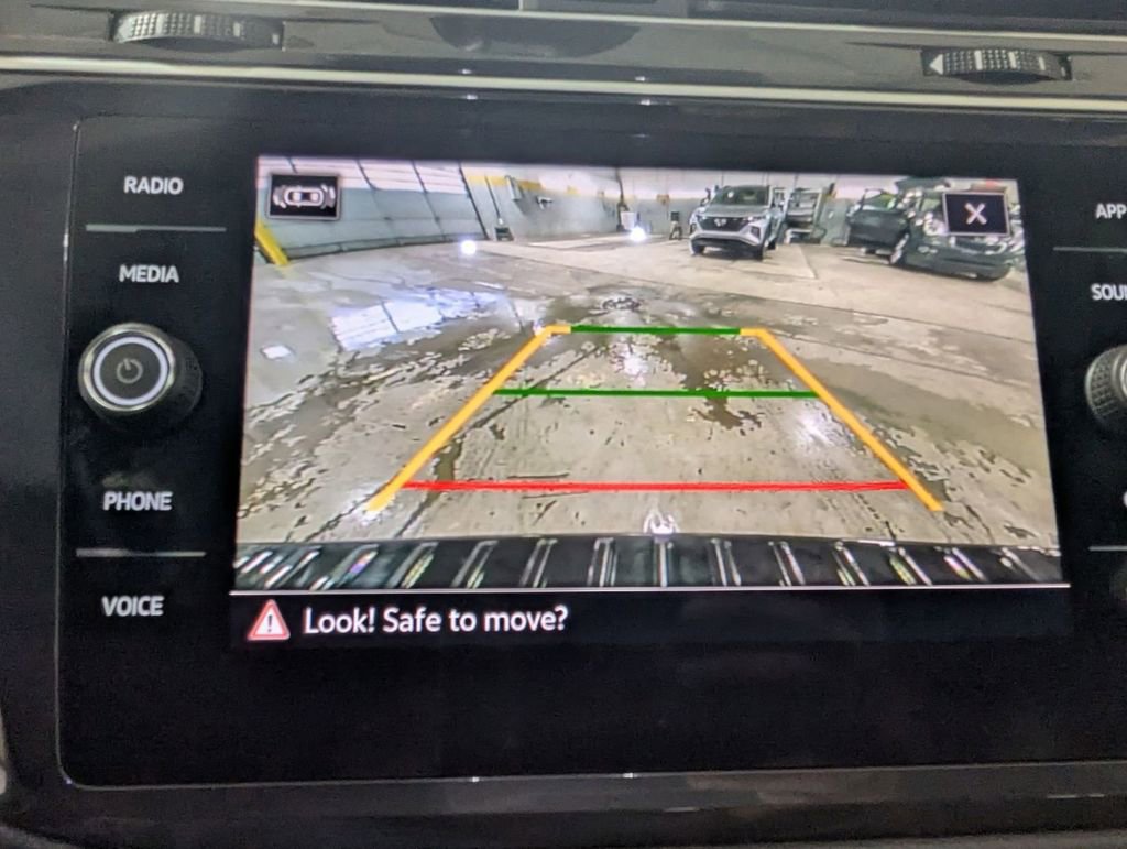 Used 2024 Volkswagen Tiguan SE R-Line image 27