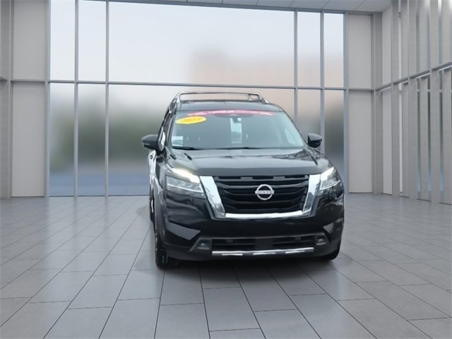 Certified 2023 Nissan Pathfinder Platinum image 3