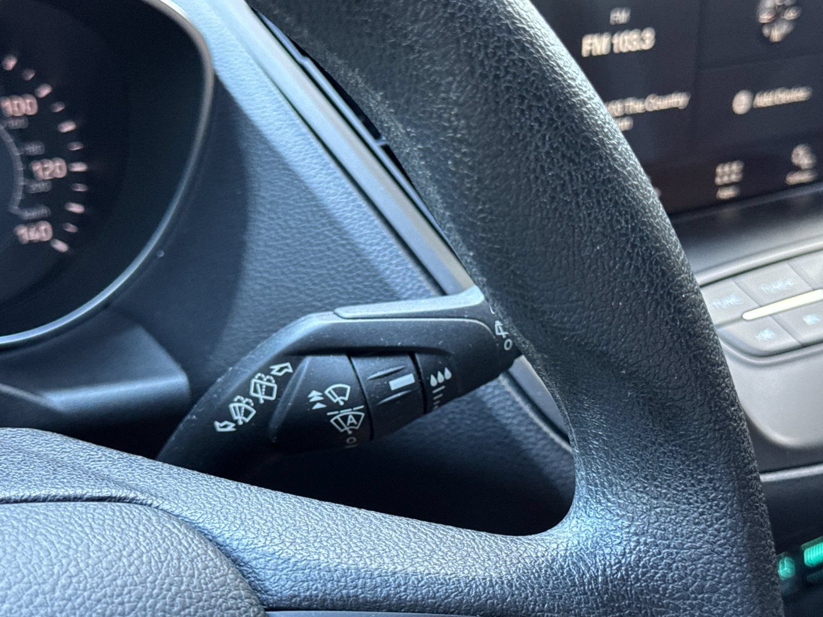 Used 2019 Ford Escape SE FWD image 31