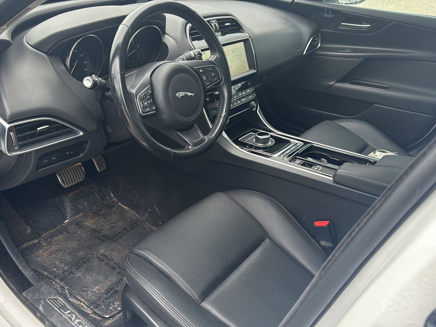 Used 2019 Jaguar XE Premium AWD/4WD image 12