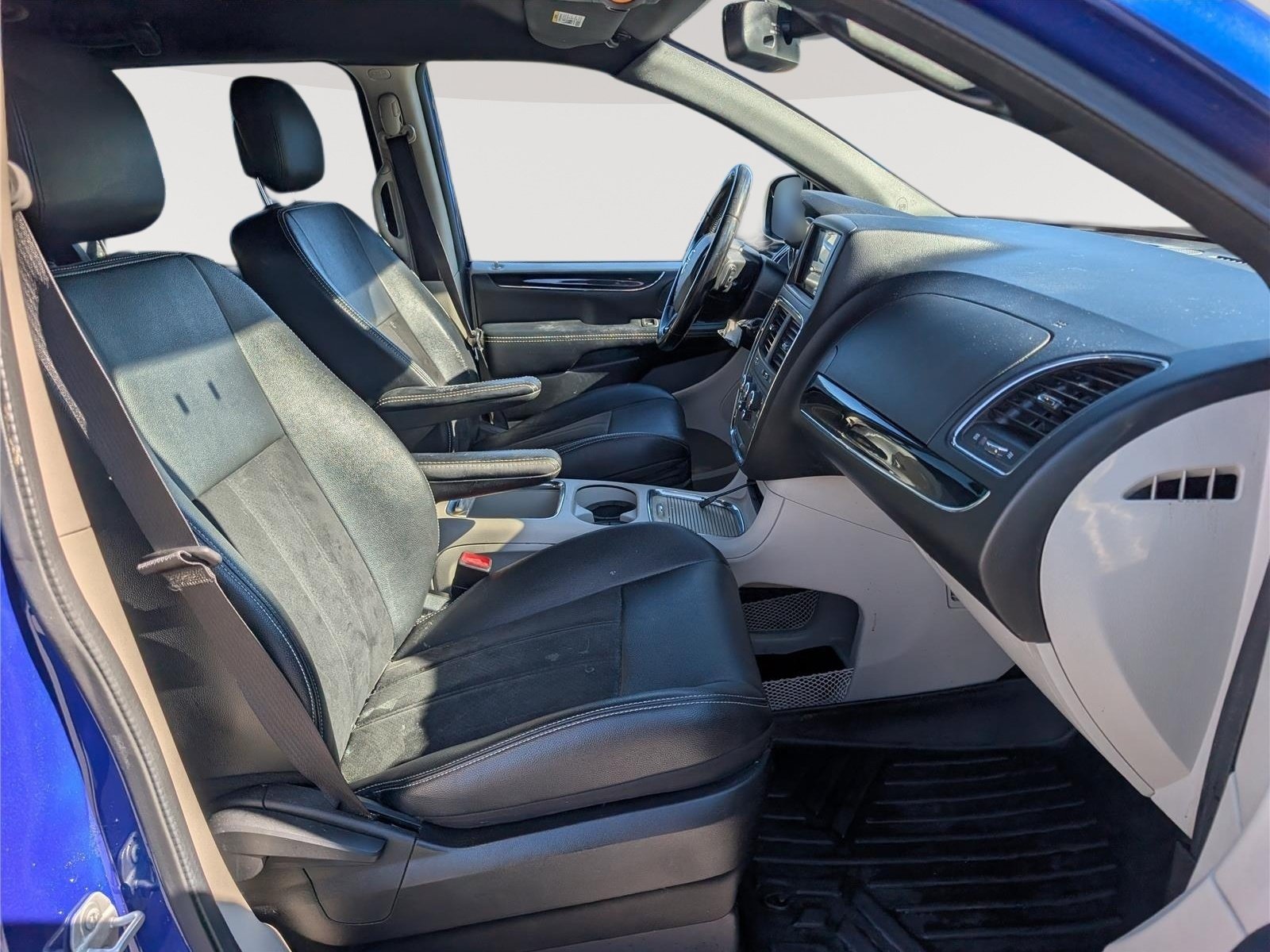 Used 2020 Dodge Grand Caravan SXT FWD image 11