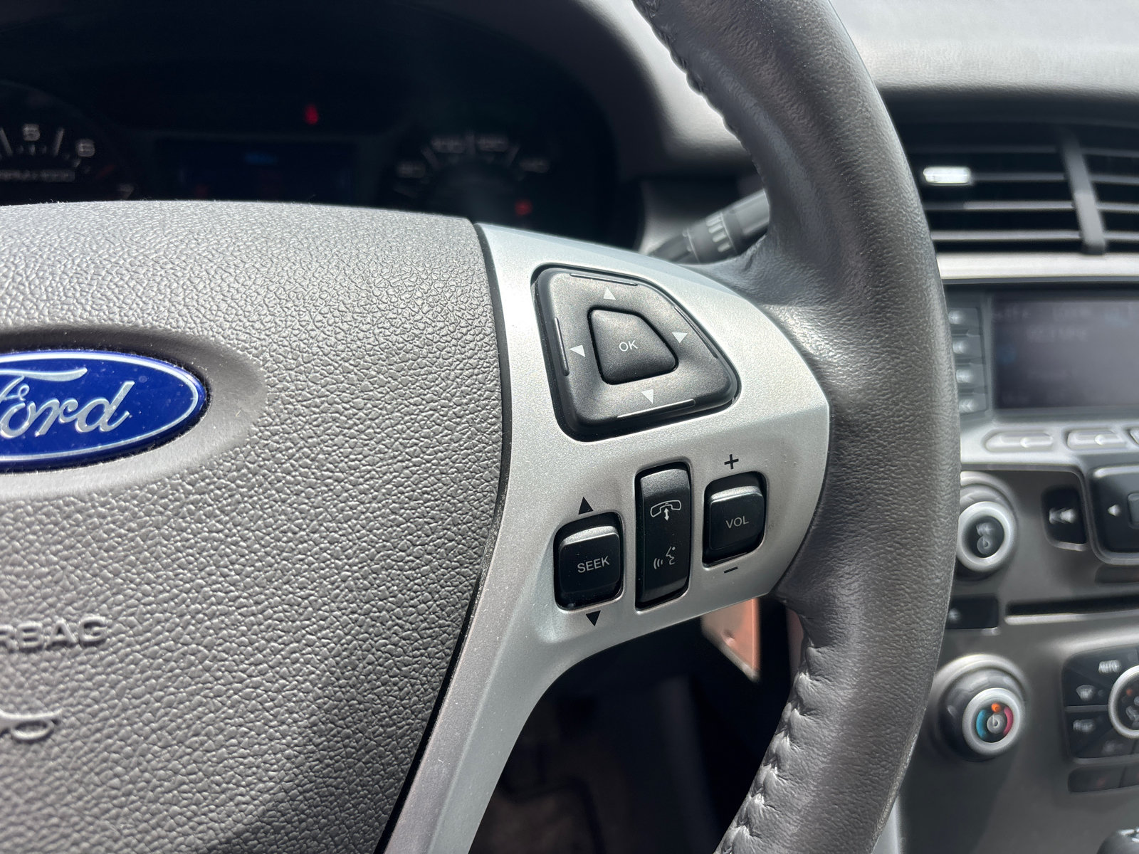 Used 2013 Ford Edge SEL FWD image 18