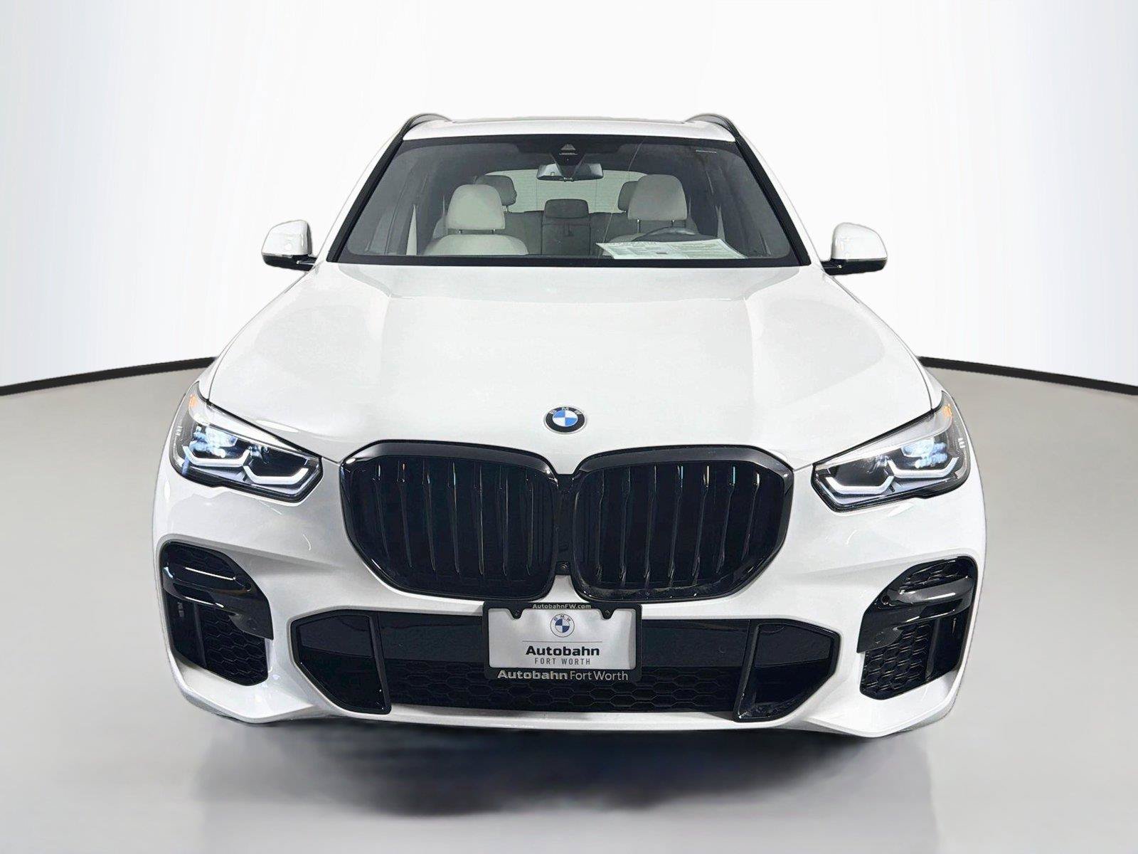 Used 2022 BMW X5 xDrive40i w/ M Sport Package AWD/4WD image 2