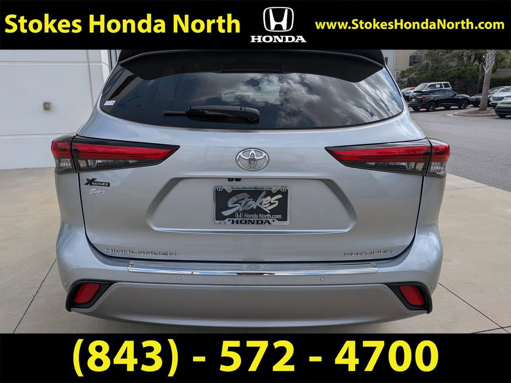 Used 2021 Toyota Highlander Platinum image 5