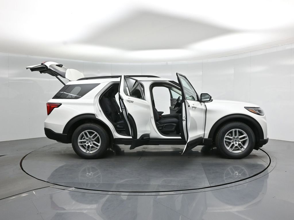 New 2026 Ford Explorer Active RWD image 4