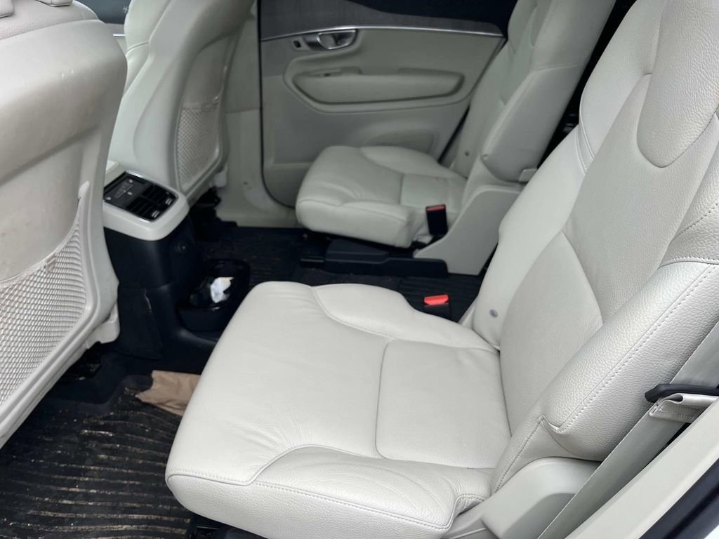 Used 2024 Volvo XC90 T8 Plus w/ Protection Package Premier image 19