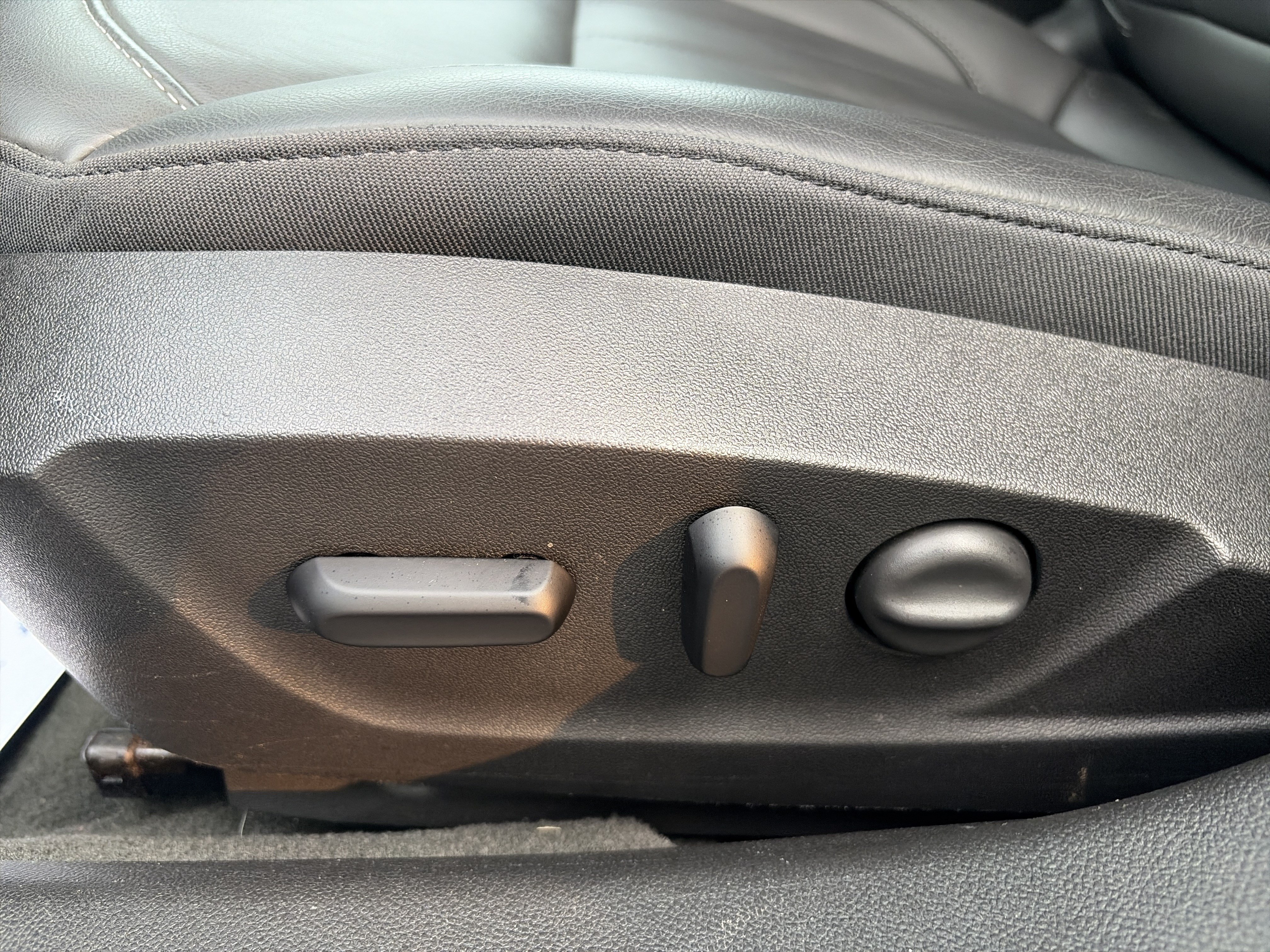 Used 2017 Buick Regal Sport Touring FWD image 17