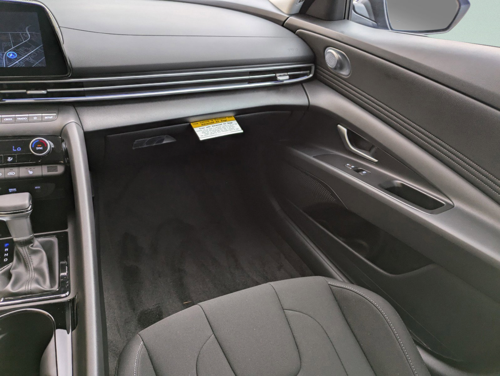 Certified 2025 Hyundai Elantra SEL FWD image 13