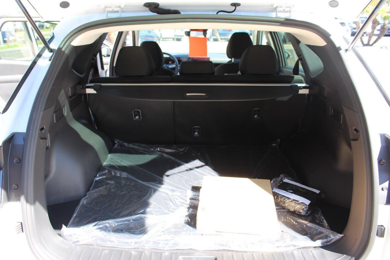 Used 2026 Hyundai Tucson Blue SE image 33