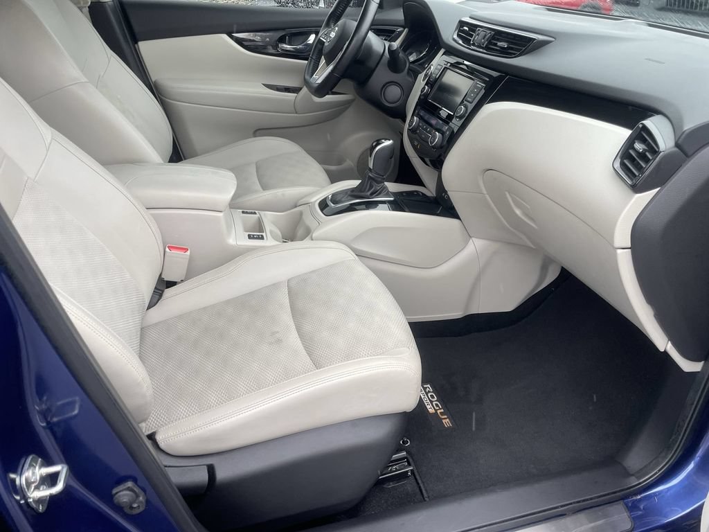 Used 2022 Nissan Rogue Sport SV w/ Technology Package AWD/4WD image 31