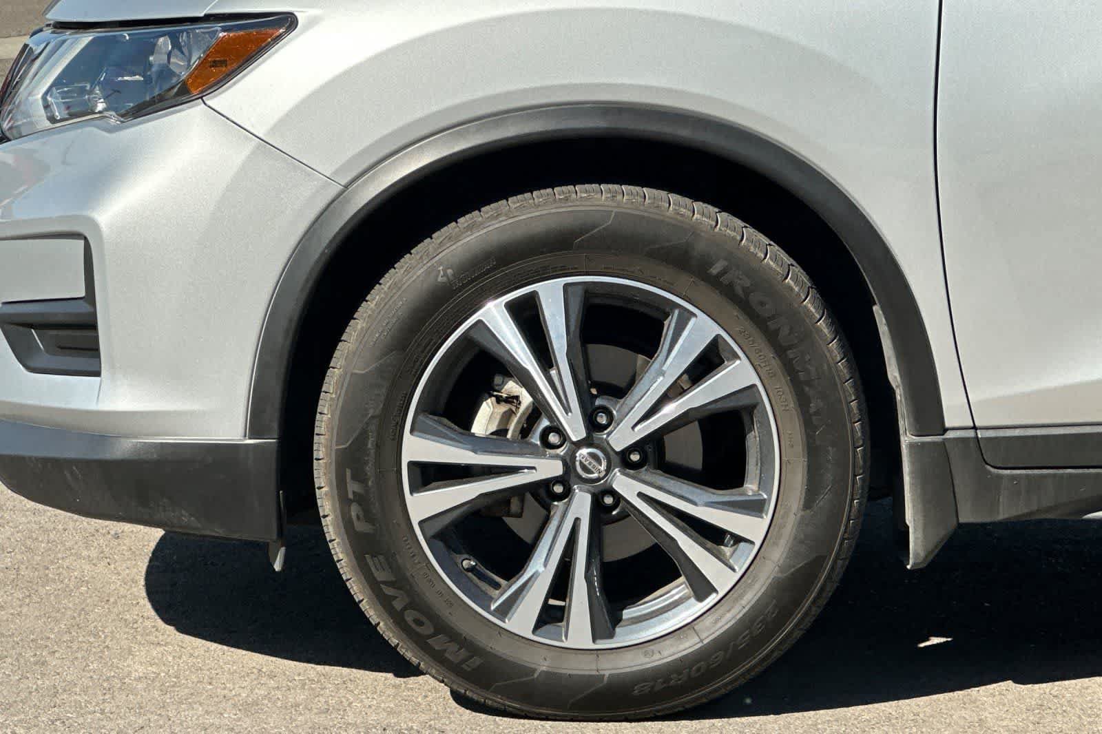 Used 2020 Nissan Rogue SV w/ Premium Package FWD image 36
