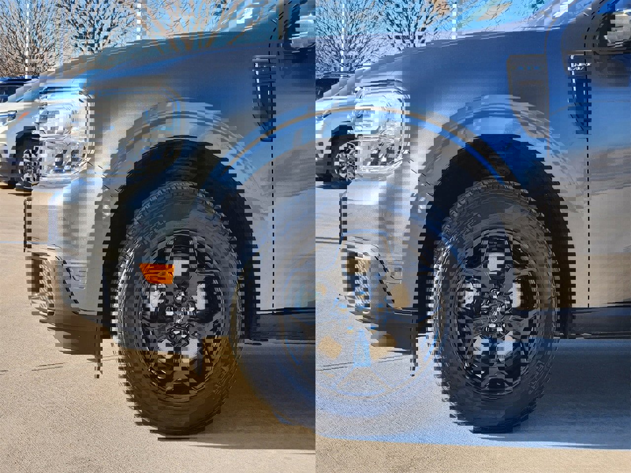 Used 2024 Ford Maverick Lariat w/ FX4 Off-Road Package image 8