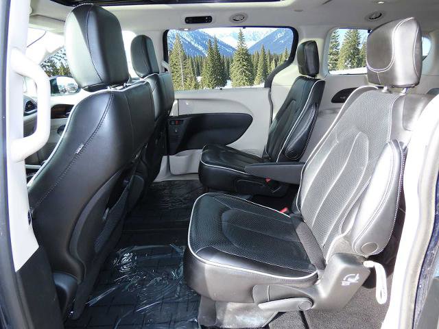 Used 2023 Chrysler Pacifica Limited image 18