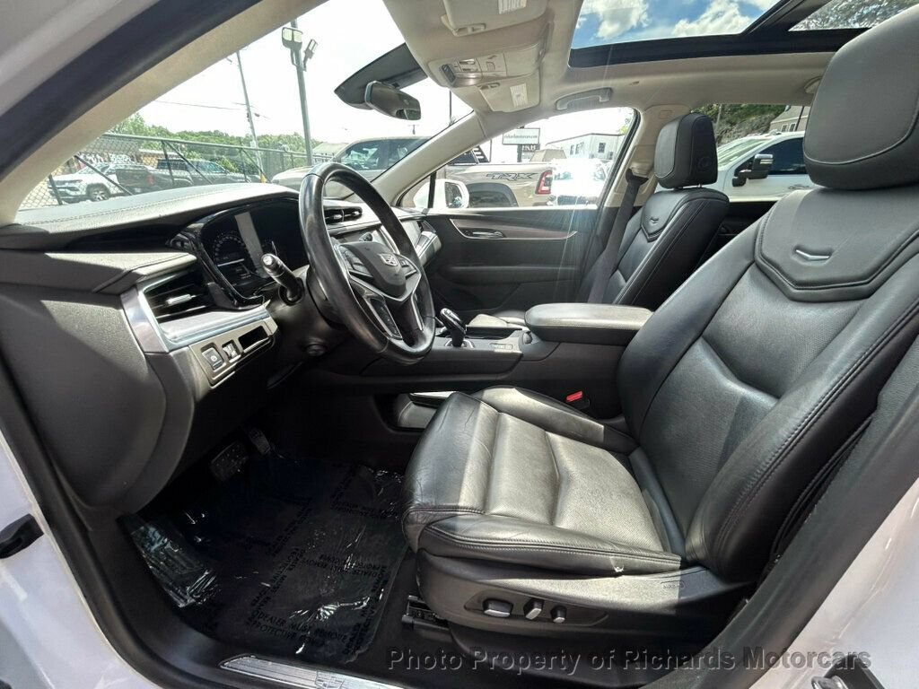 Used 2018 Cadillac XT5 Luxury w/ Driver Awareness Package AWD/4WD image 12