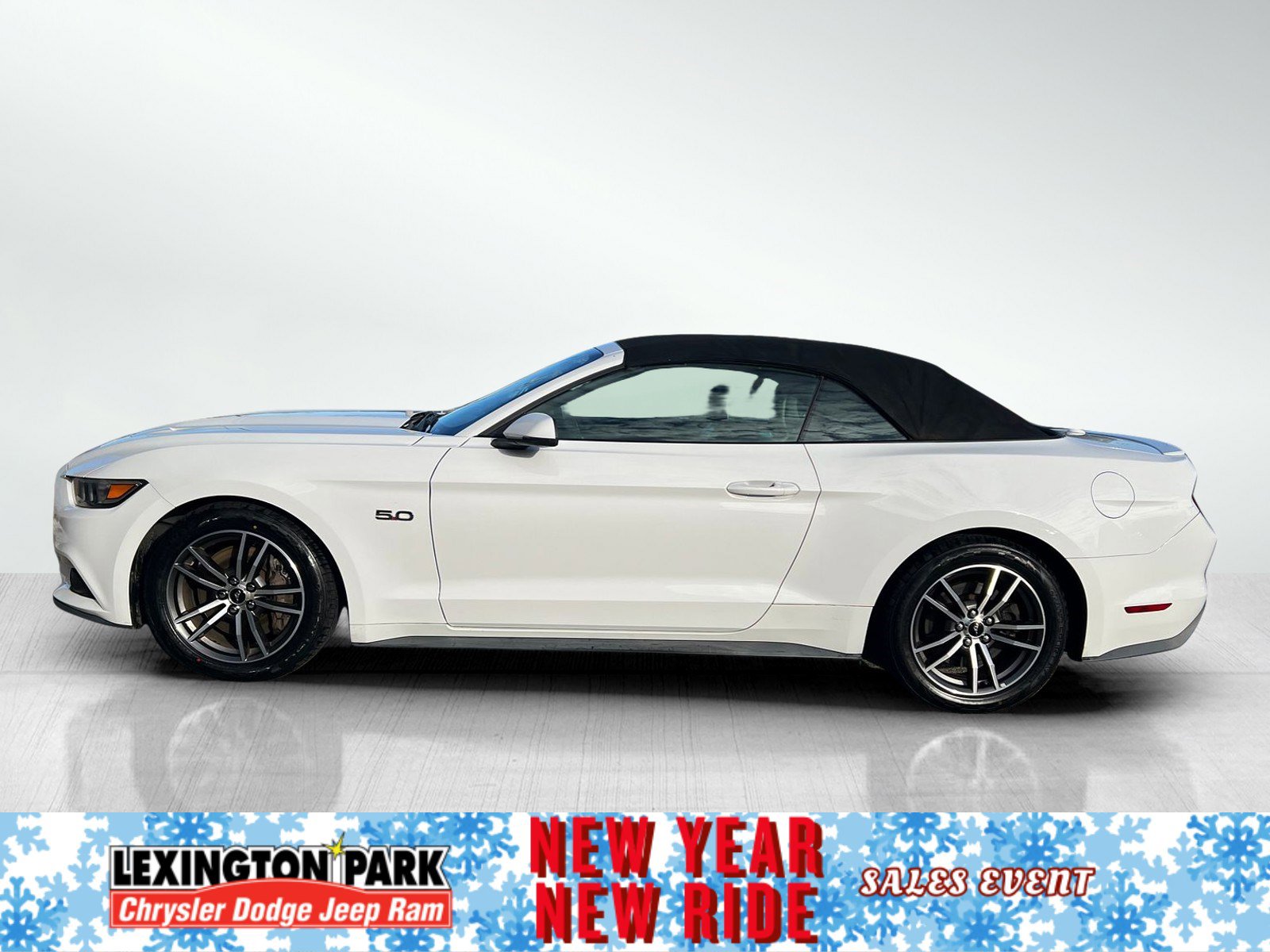 Used 2017 Ford Mustang GT Premium image 3