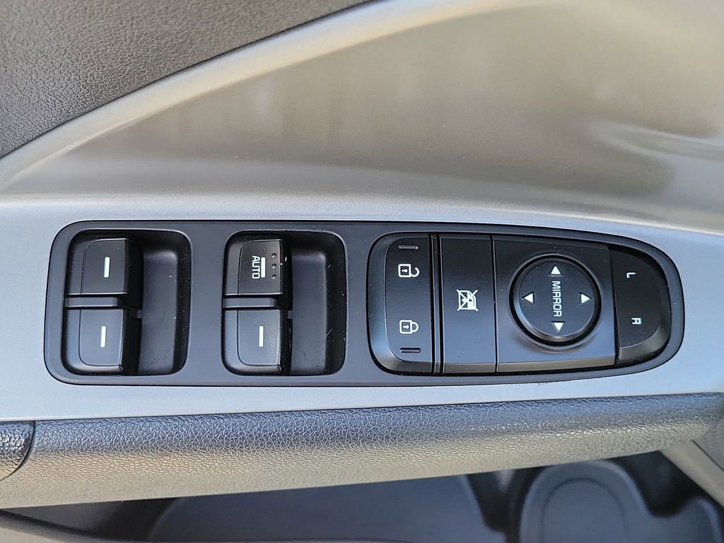 Used 2018 Kia Niro LX FWD image 21