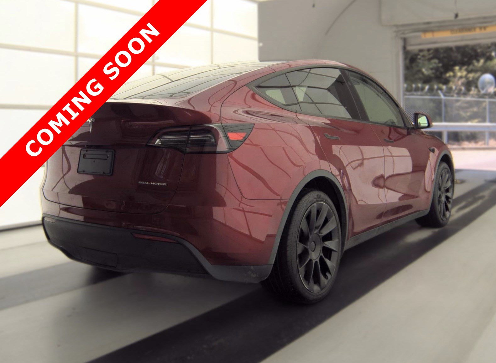 Used 2024 Tesla Model Y Long Range AWD/4WD image 4