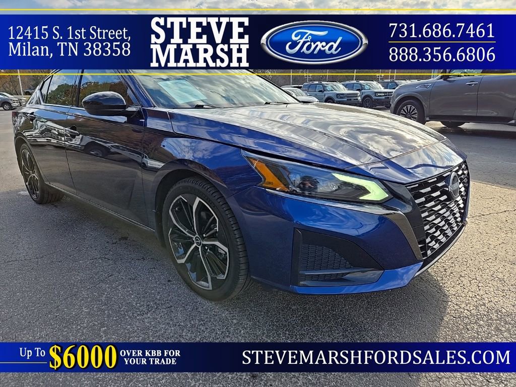 Used 2024 Nissan Altima 2.5 SR w/ SR Premium Package image 1