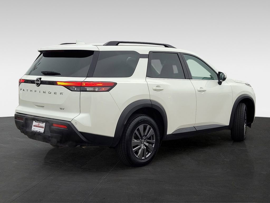 Used 2024 Nissan Pathfinder SV FWD image 4