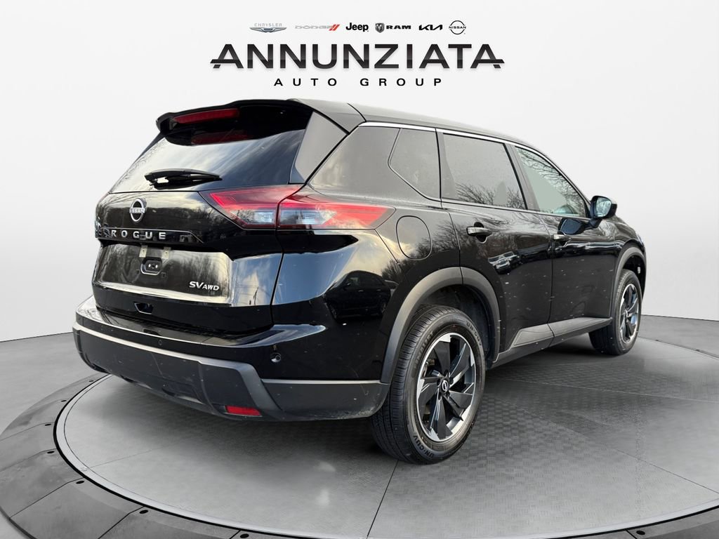 Used 2024 Nissan Rogue SV image 5