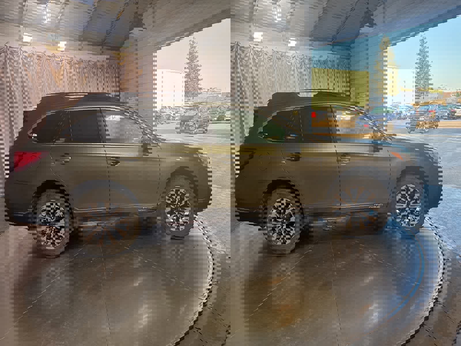 Used 2016 Subaru Outback 2.5i Limited image 4