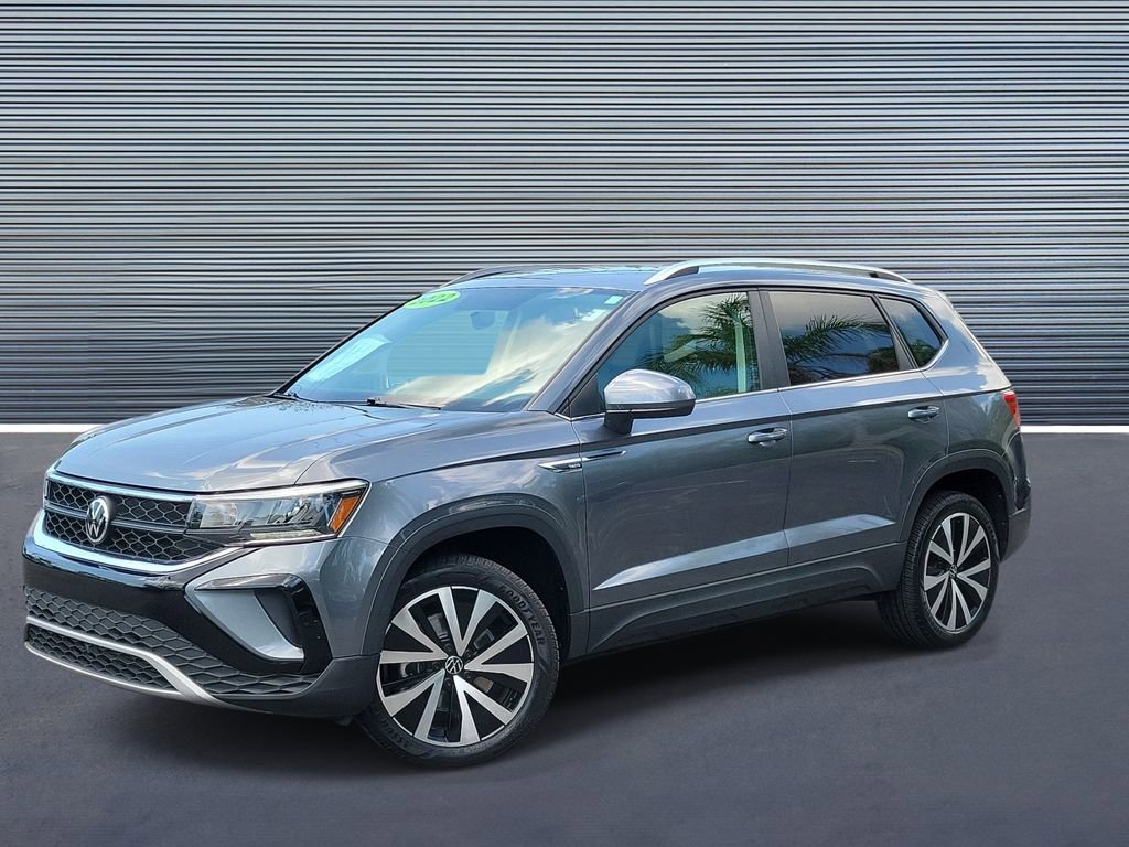 Used 2022 Volkswagen Taos SE image 1
