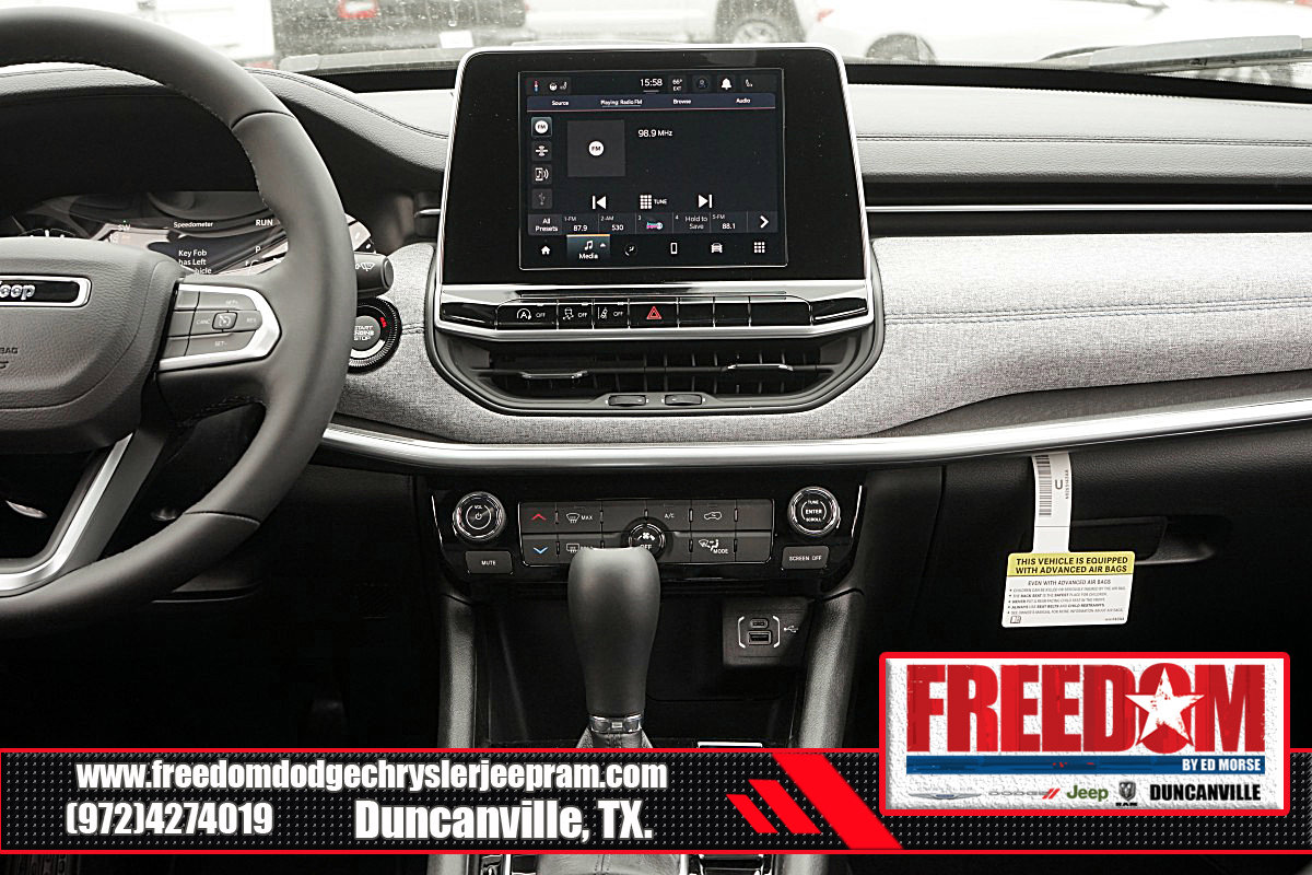 New 2025 Jeep Compass Latitude AWD/4WD image 19