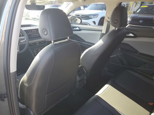 Certified 2023 Volkswagen Taos SE w/ Black Wheel Package FWD image 10