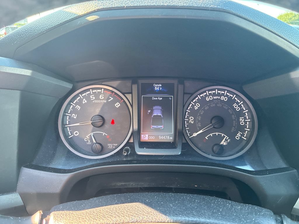 Used 2016 Toyota Tacoma TRD Off-Road w/ Towing Package AWD/4WD image 13