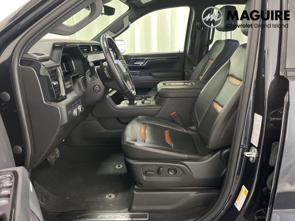 Used 2022 GMC Sierra 1500 AT4 w/ AT4 Premium Package AWD/4WD image 2