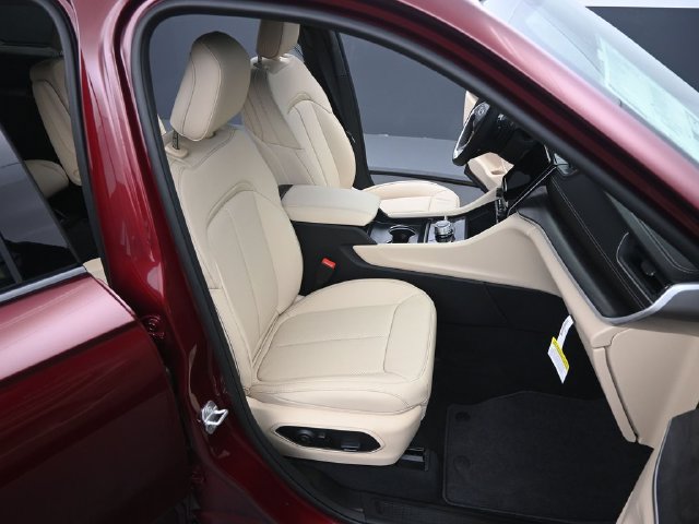 New 2025 Jeep Grand Cherokee L Limited w/ Luxury Tech Group II AWD/4WD image 21