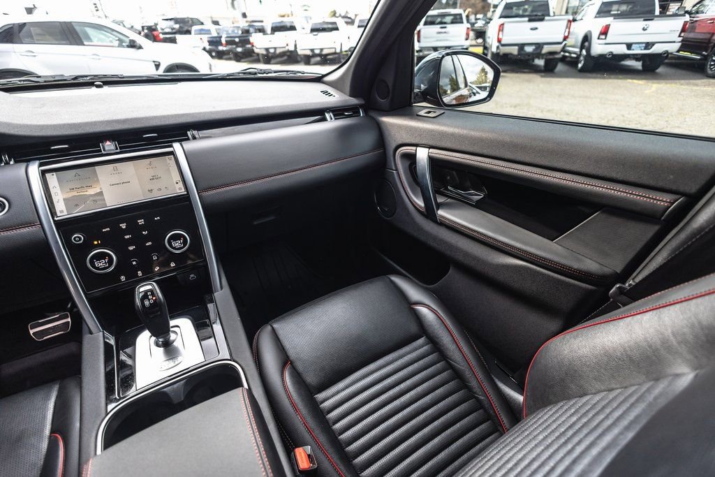 Used 2023 Land Rover Discovery Sport SE R-Dynamic image 21