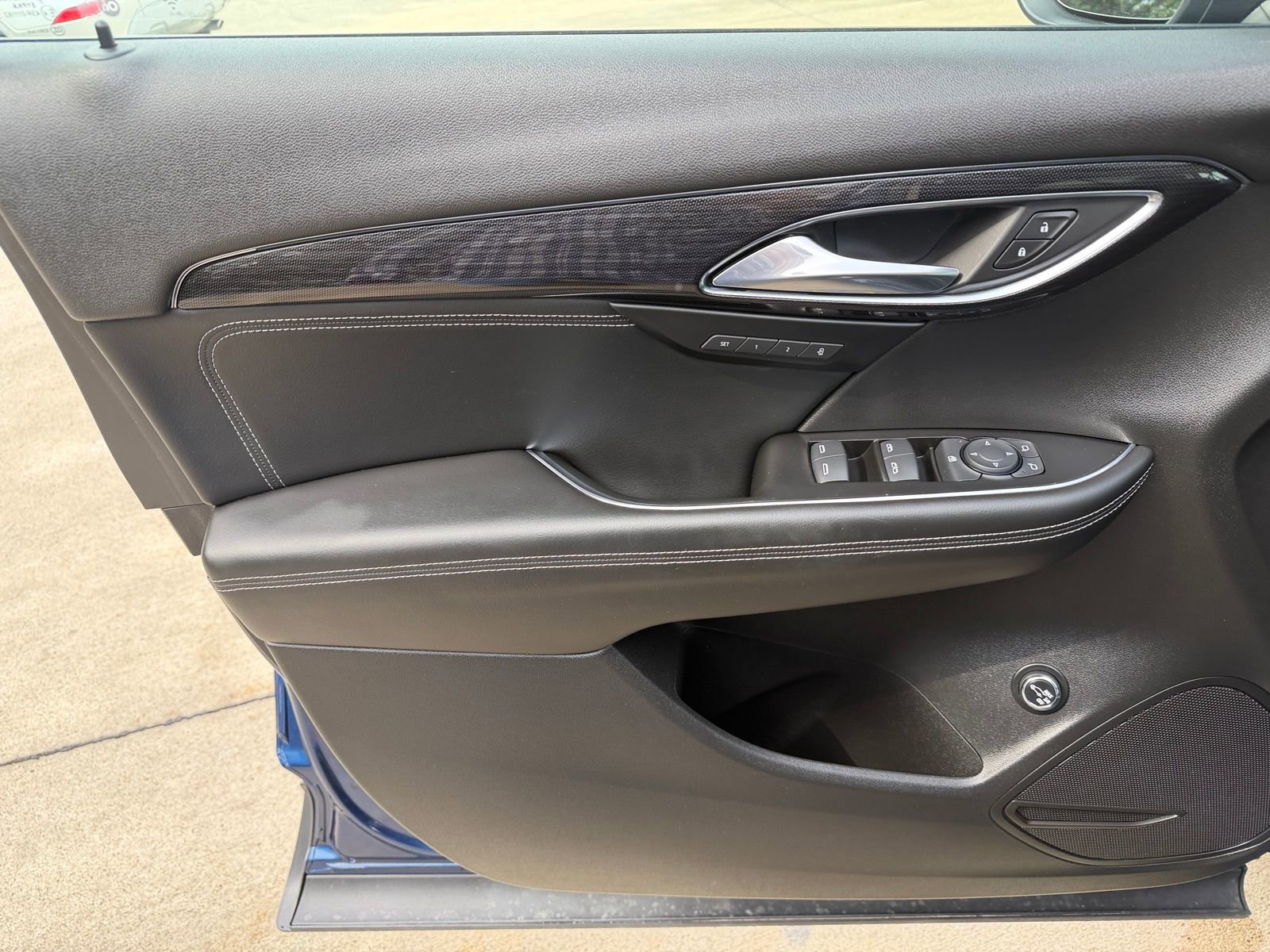 Used 2023 Buick Envision Essence image 9