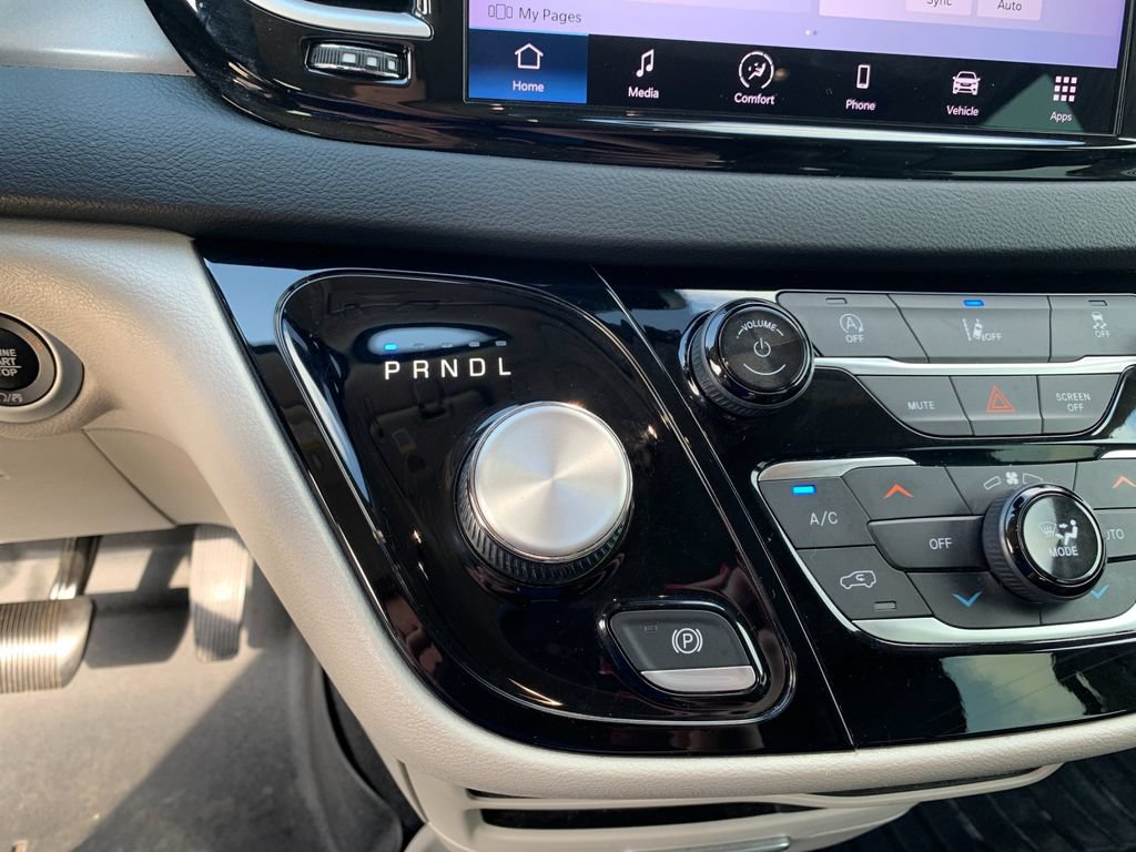Used 2022 Chrysler Pacifica Touring-L FWD image 27