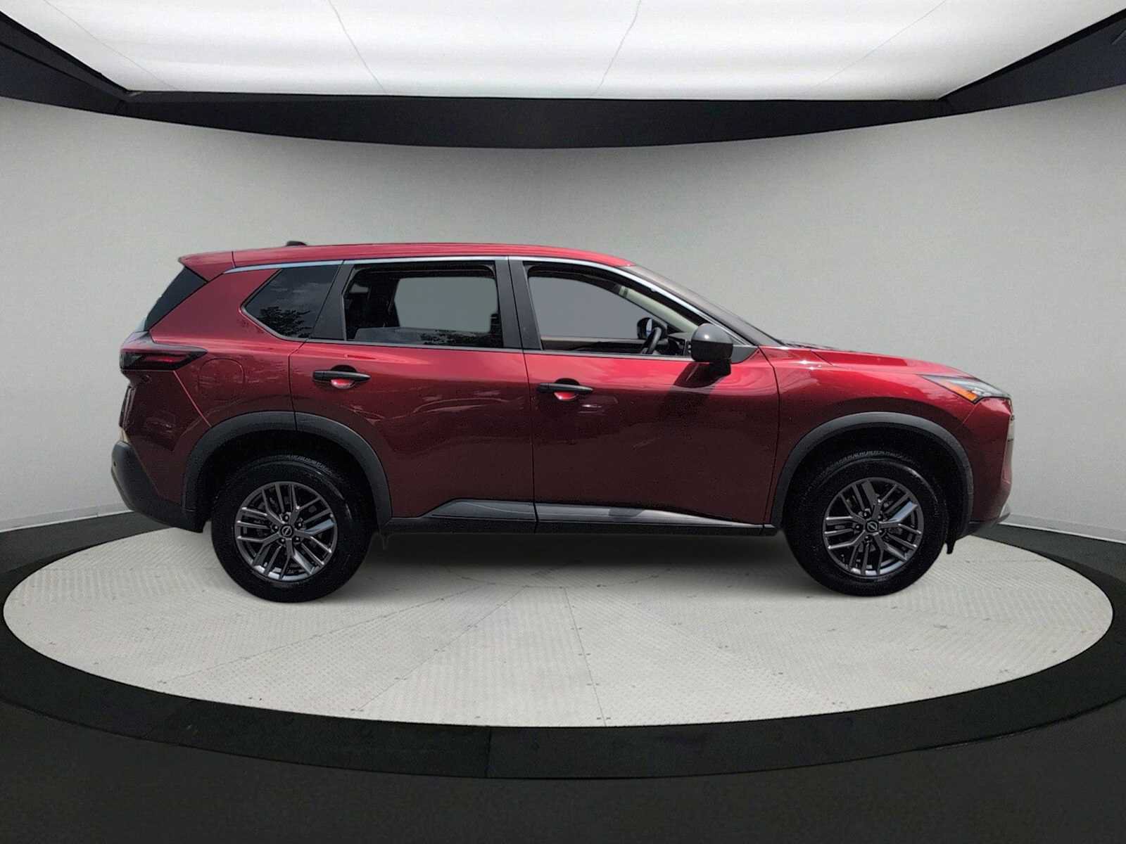 Used 2023 Nissan Rogue S AWD/4WD image 9