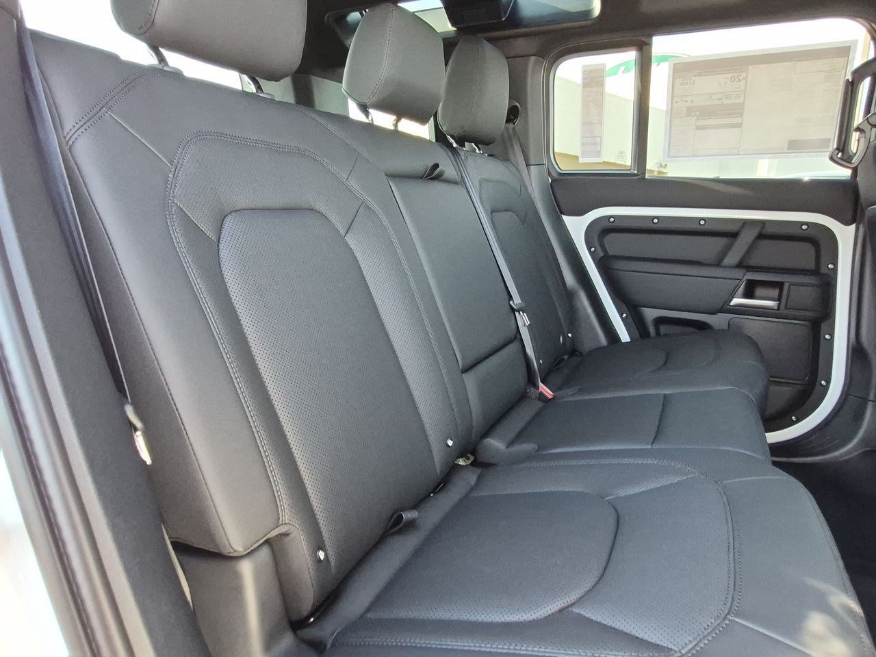 New 2026 Land Rover Defender 110 X-Dynamic SE AWD/4WD image 25