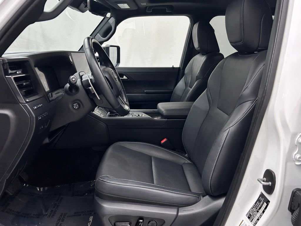Used 2024 Lexus GX 550 w/ Accessory Package (Z1) image 12