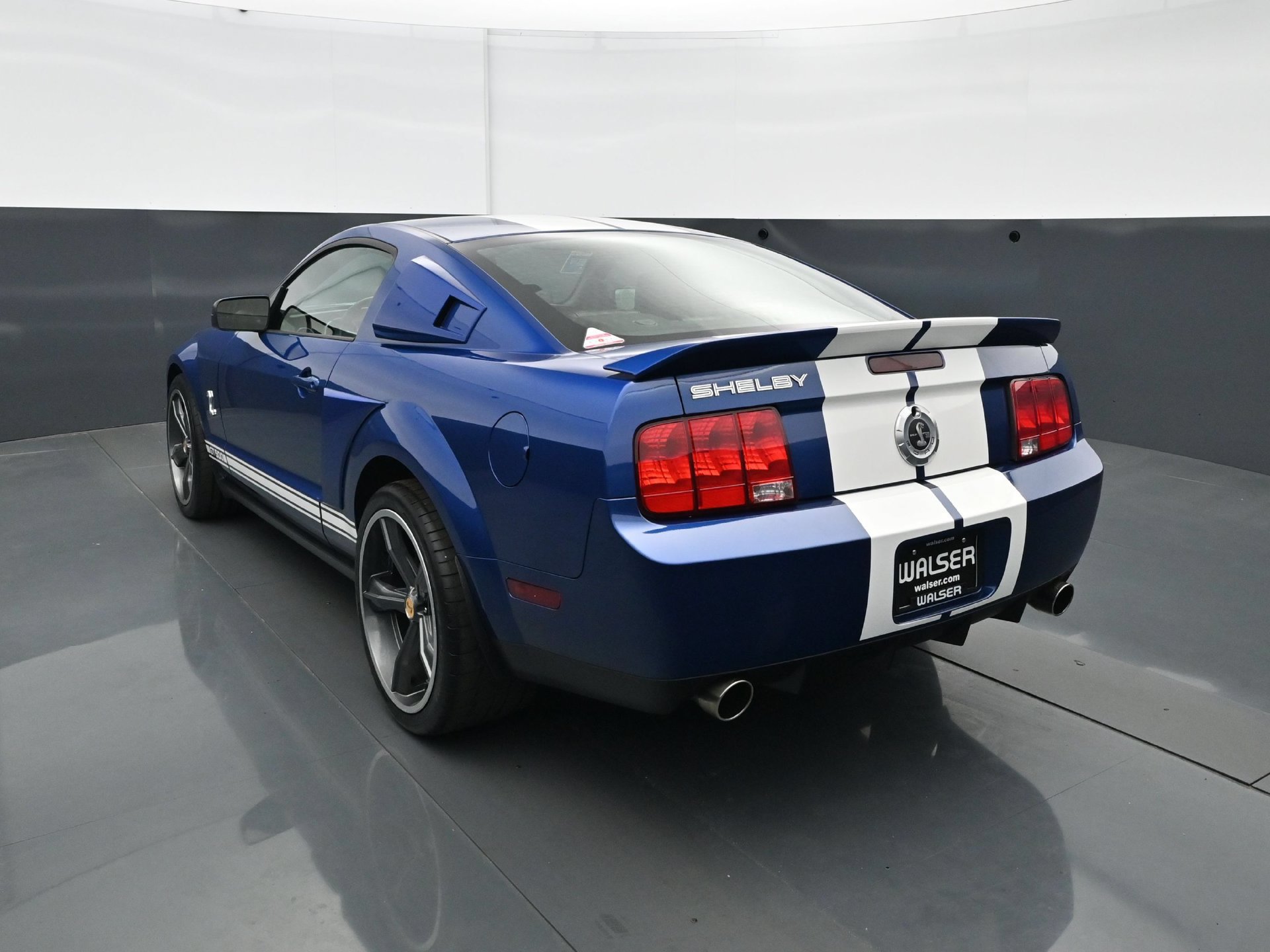 Used 2007 Ford Mustang Shelby GT500 RWD image 5