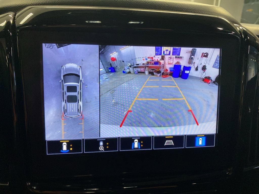 Used 2023 Chevrolet Traverse RS image 27